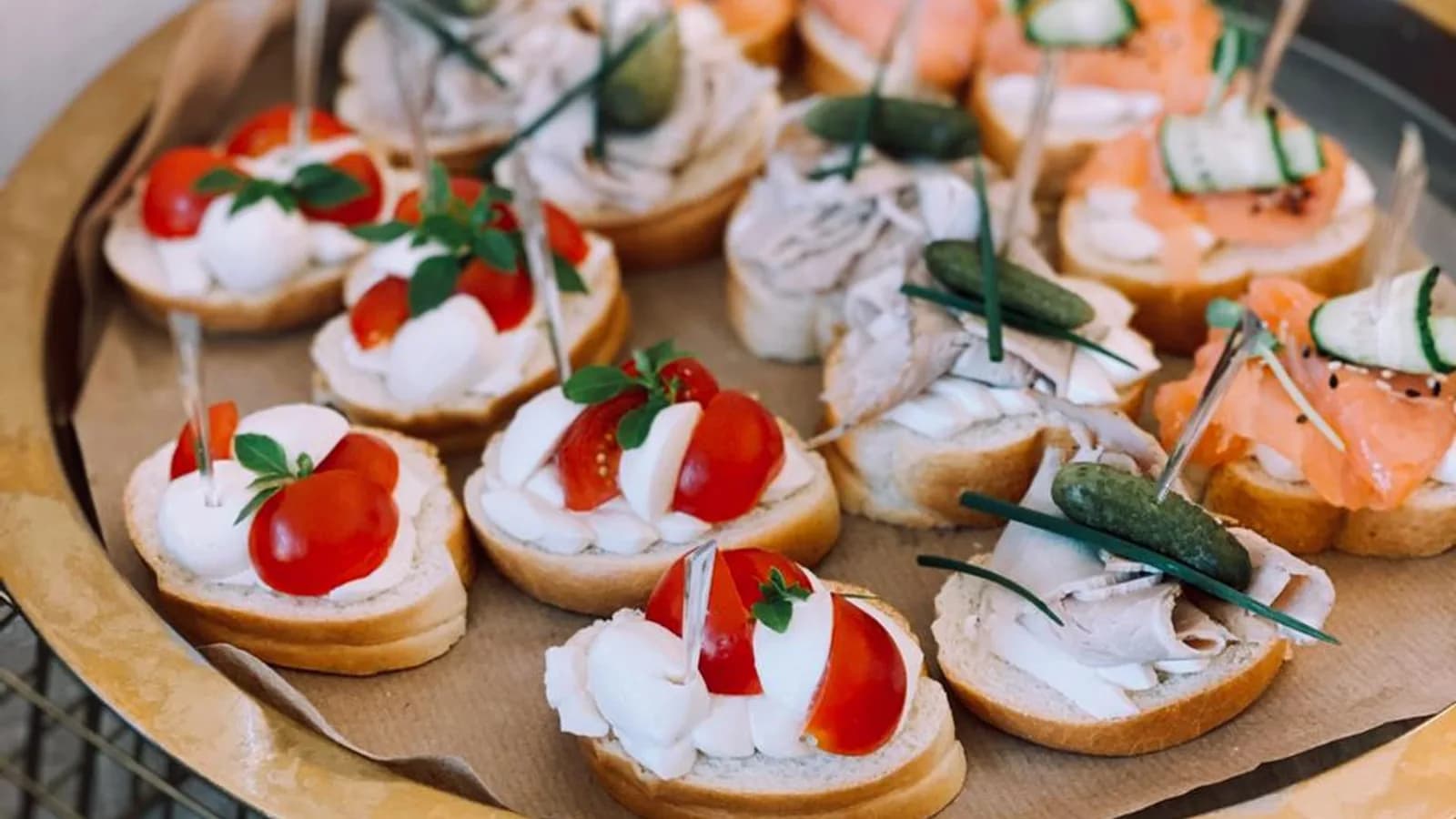 Канапе и закуски для массового мероприятия